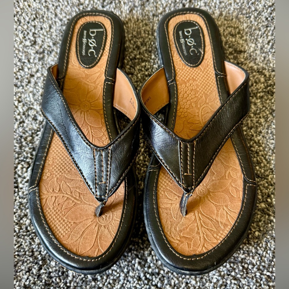 B.O.C. Women's Zita Thong Leather Sandals Size 8